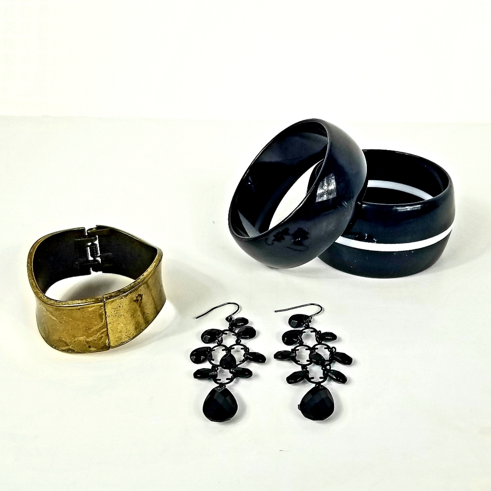 EARRING & 3 BRACELET BUNDLE JEWELRY SET
